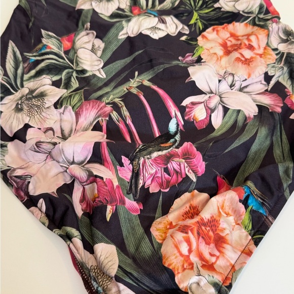 Milea Swimsuit size 12 - Picture 3 of 9